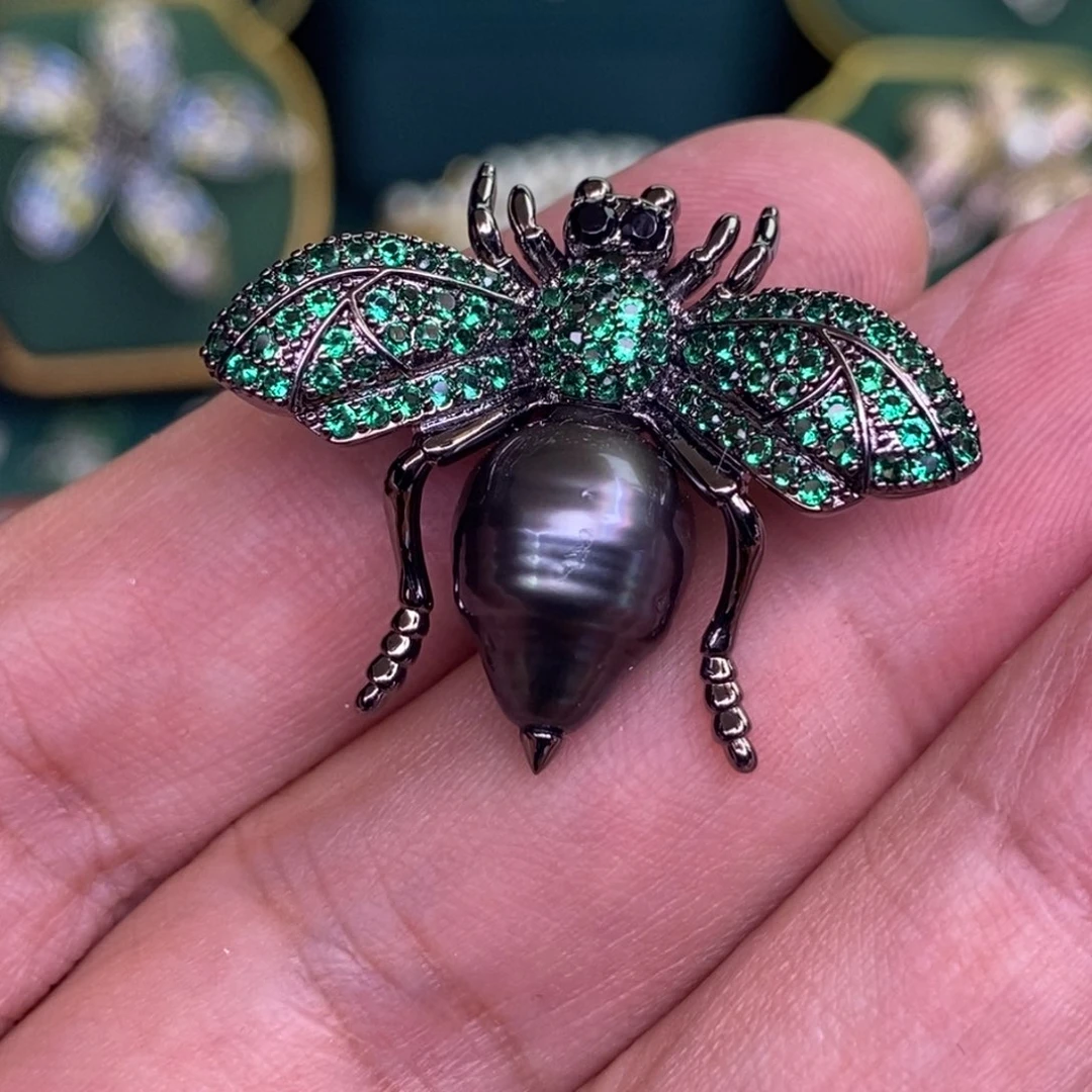 未镶嵌胸饰海水珍珠