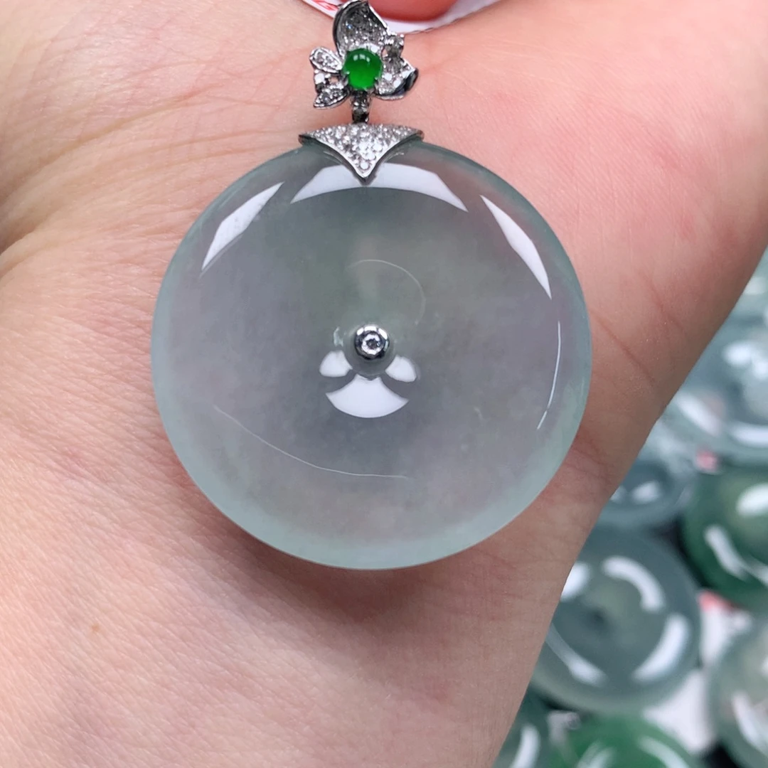 颈饰18K金镶嵌翡翠天然翡翠