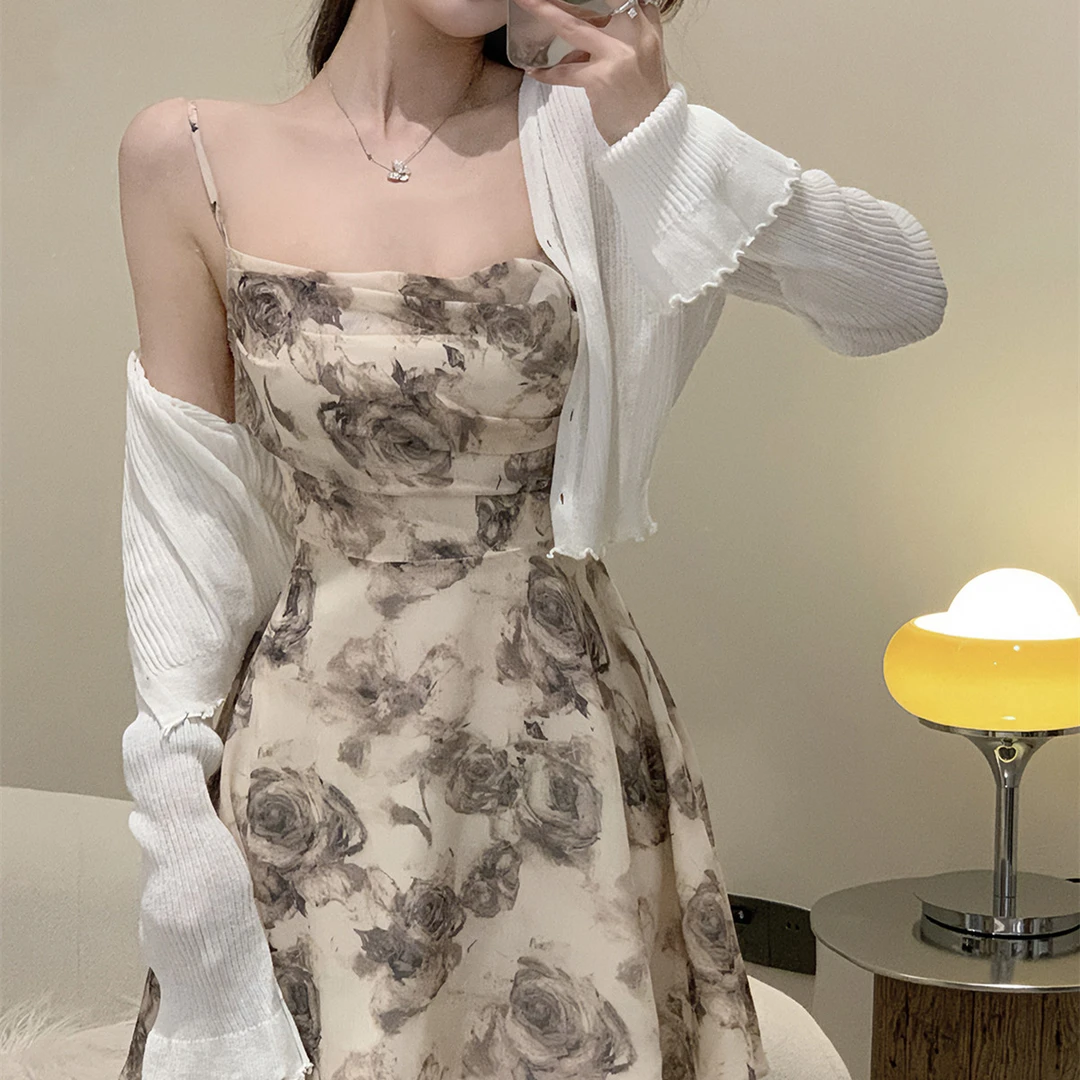 短款连衣裙裙子2024夏季新款杏茶水墨画法式荡领吊带连衣裙女