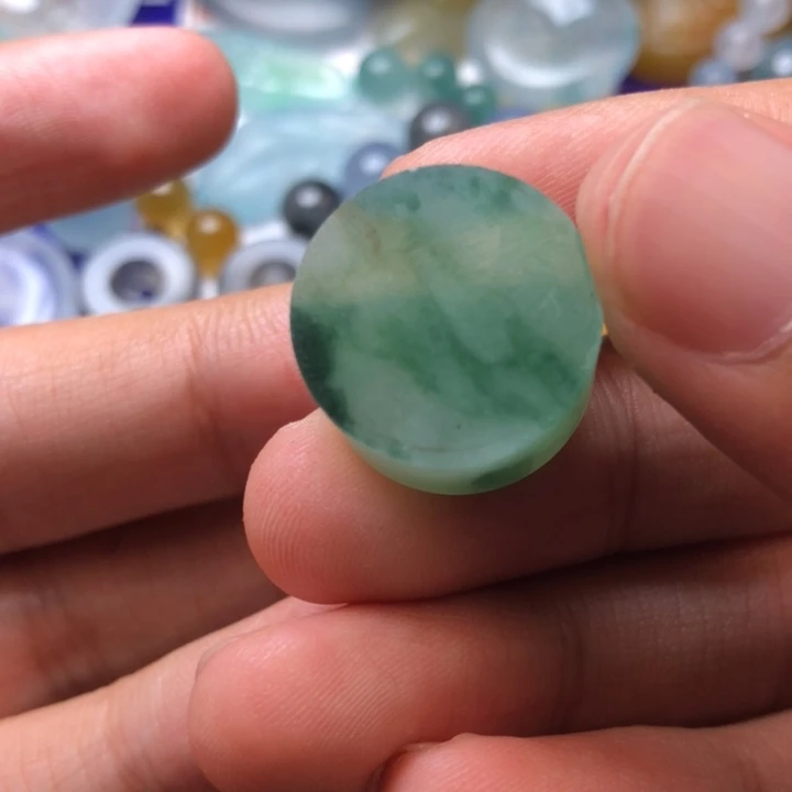 定制翡翠未镶嵌挂件