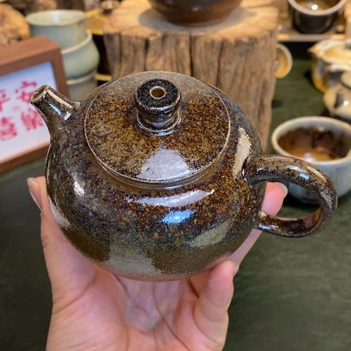 云南建水紫陶，古法柴烧