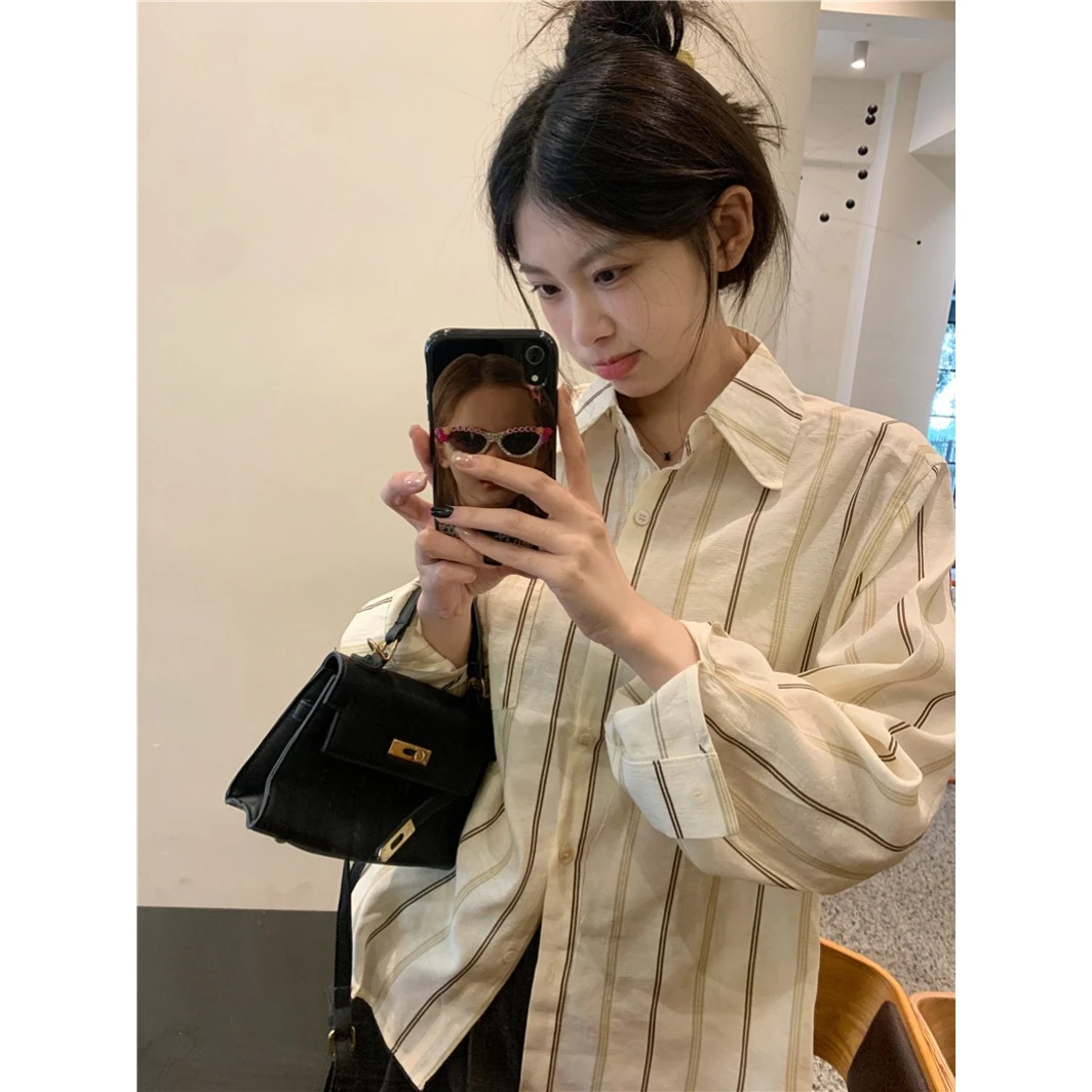 2025夏季新款小众复古条纹设计感别致宽松休闲防晒衬衫衬衣女chic