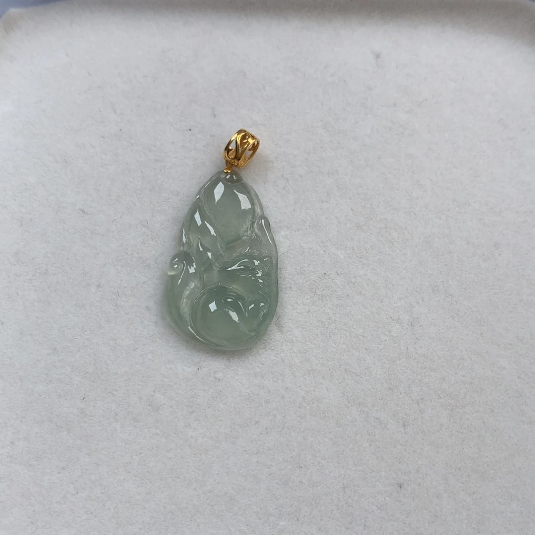 翡翠18K金镶嵌颈饰狐