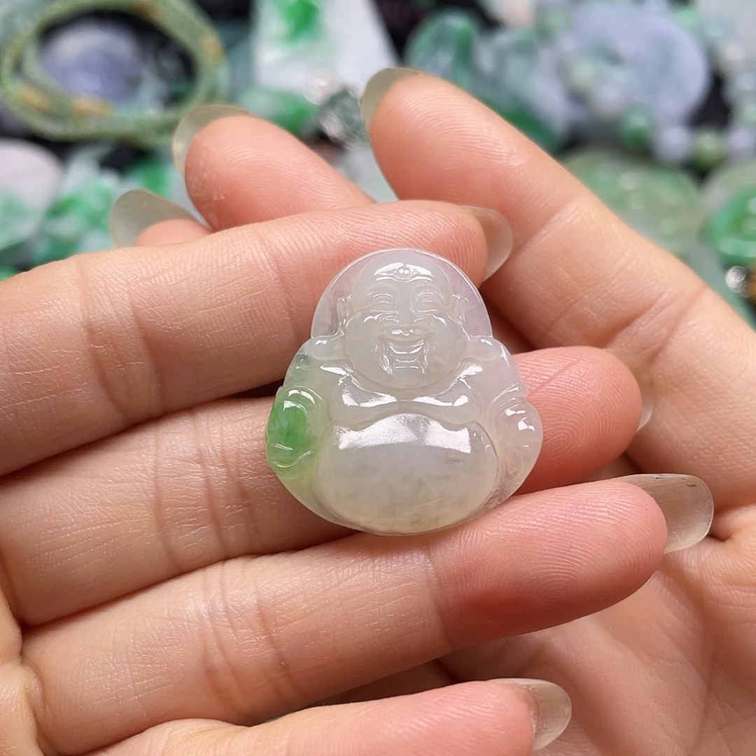 翡翠未镶嵌颈饰伊*?翡翠吊坠