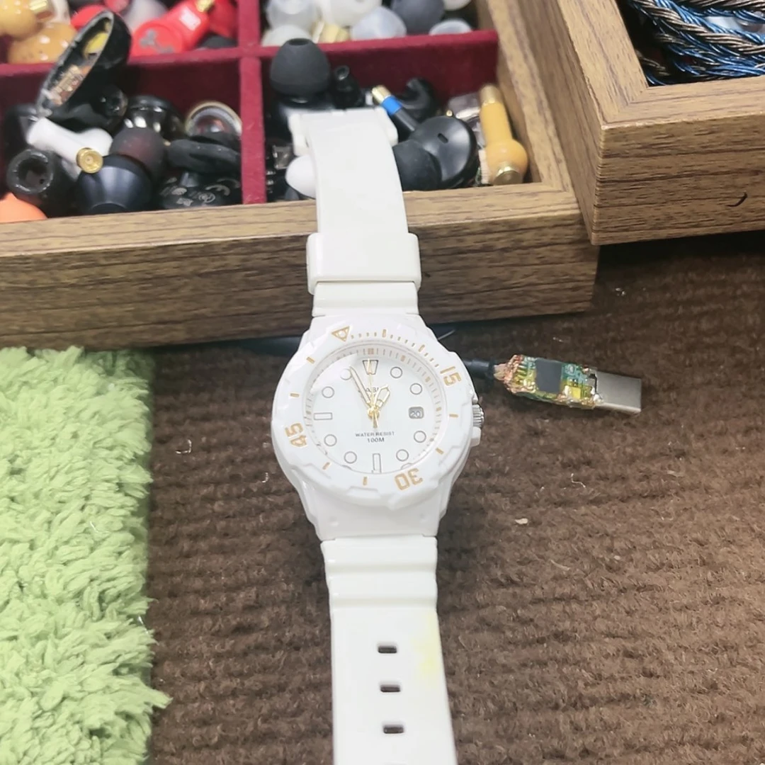 【闪购商品】95新文*哥白色