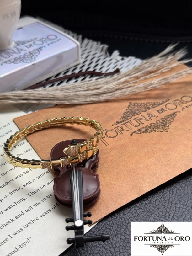 铜合金手镯 30号头尾蛇金色镶嵌手镯首饰百搭复古金色镂空手镯