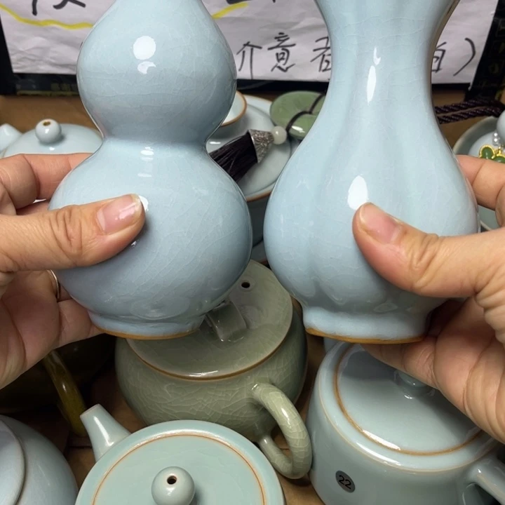 汝州原矿原釉微瑕两个瓶