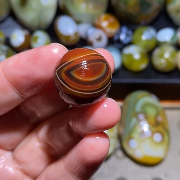 玛瑙/玉髓未镶嵌珠宝半成品王****！