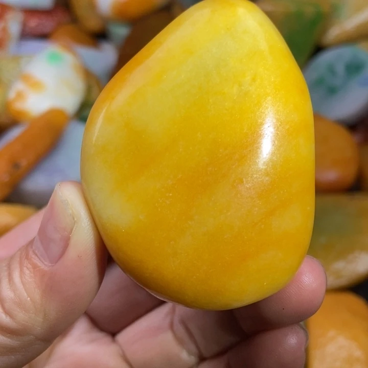 翡翠未镶嵌颈饰缅甸