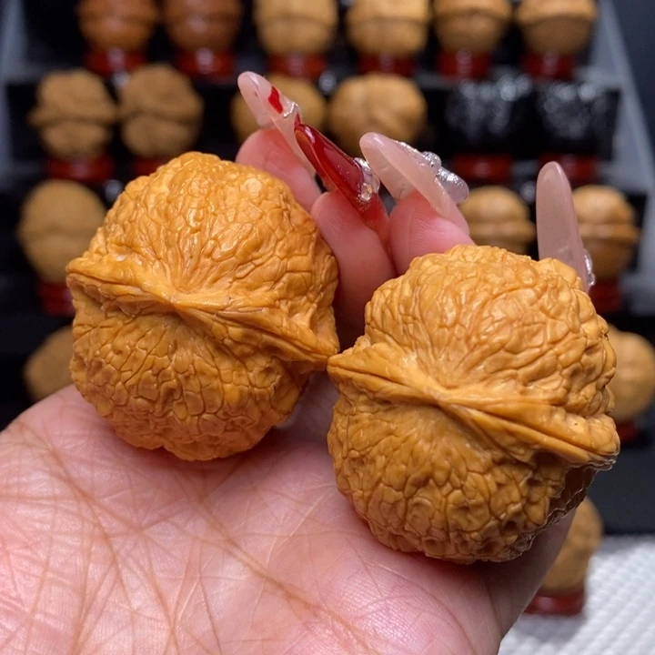 文玩核桃把件金丝绣球54号