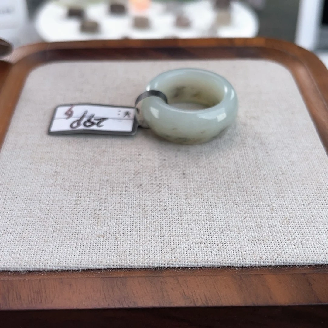 和田玉未镶嵌戒指U18渐变轮胎18.2不退换