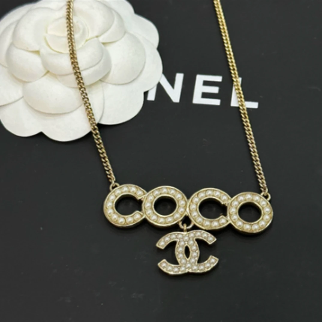 95新 Chanel/香奈儿 珍珠字母coco双C吊坠项链 2404039