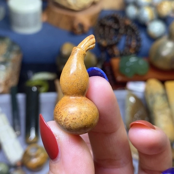 岫岩河磨玉（透闪石质玉）葫芦未镶嵌