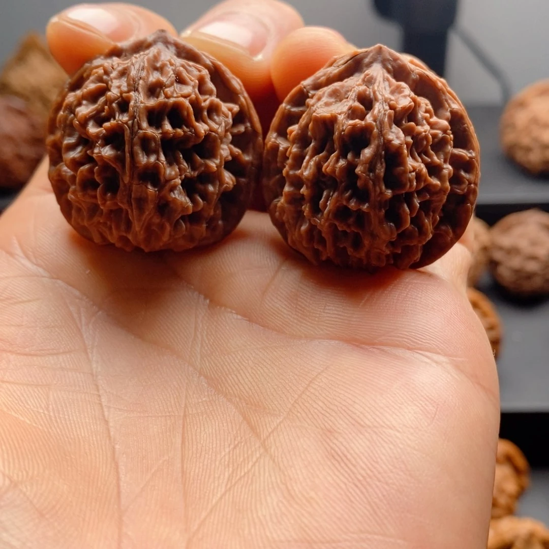 把件文玩核桃秦岭野生珊瑚纹无名32