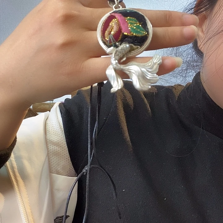 三醋酯纤维项链吊坠