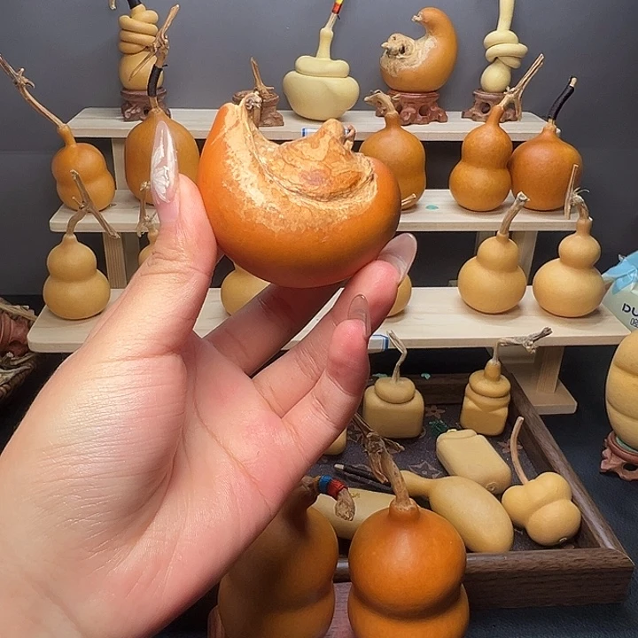 X***x有机玻璃葫芦村是一