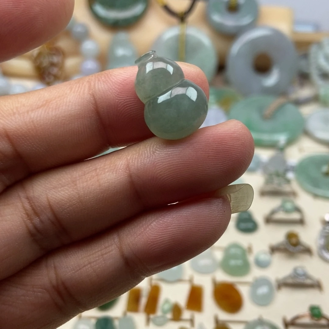 翡翠未镶嵌颈饰40