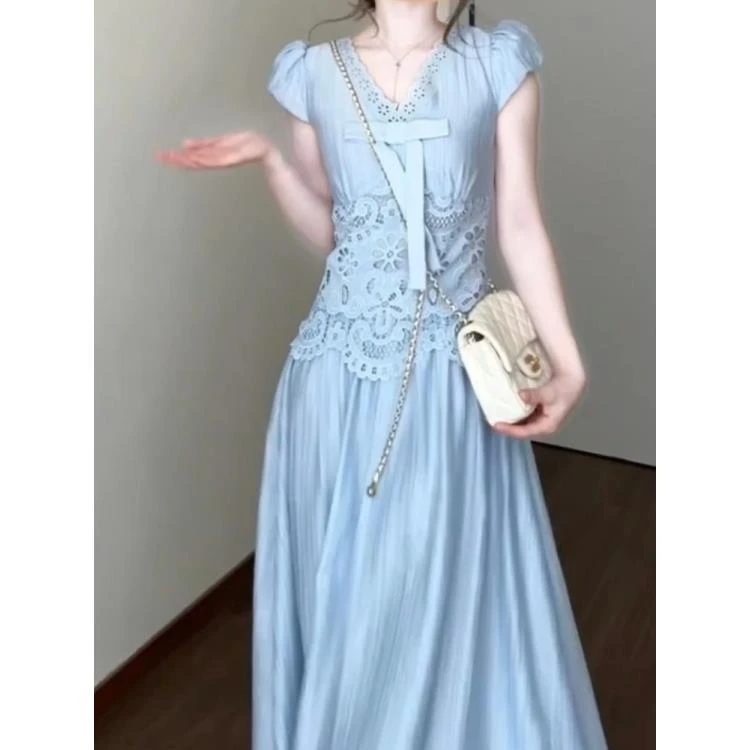 法式气质绝美长裙高级感巨好看独特漂亮轻奢蓝色镂空连衣裙女夏季