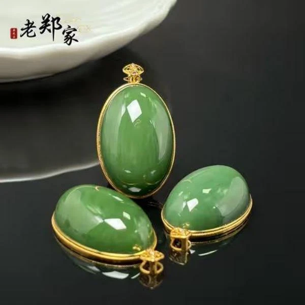 【老郑家】18k金和田玉蛋面吊坠3041多样性发一件 约30*20*10mm