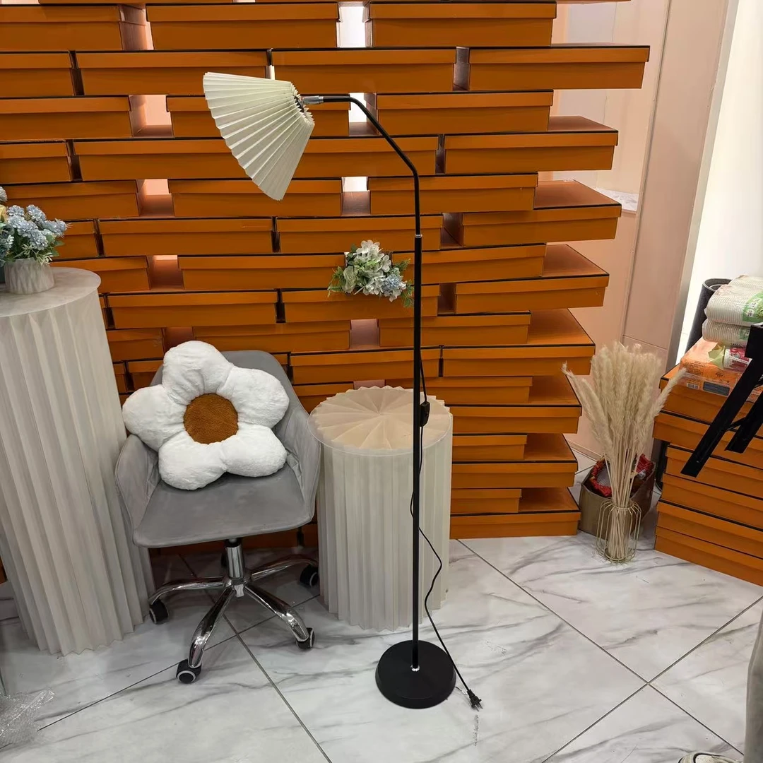 床头墙角家居轻奢落地灯北欧客厅沙发灯百褶卧室落地式ins风简约