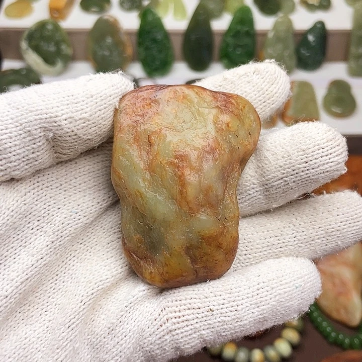 岫岩河磨玉（透闪石质玉）颈饰未镶嵌