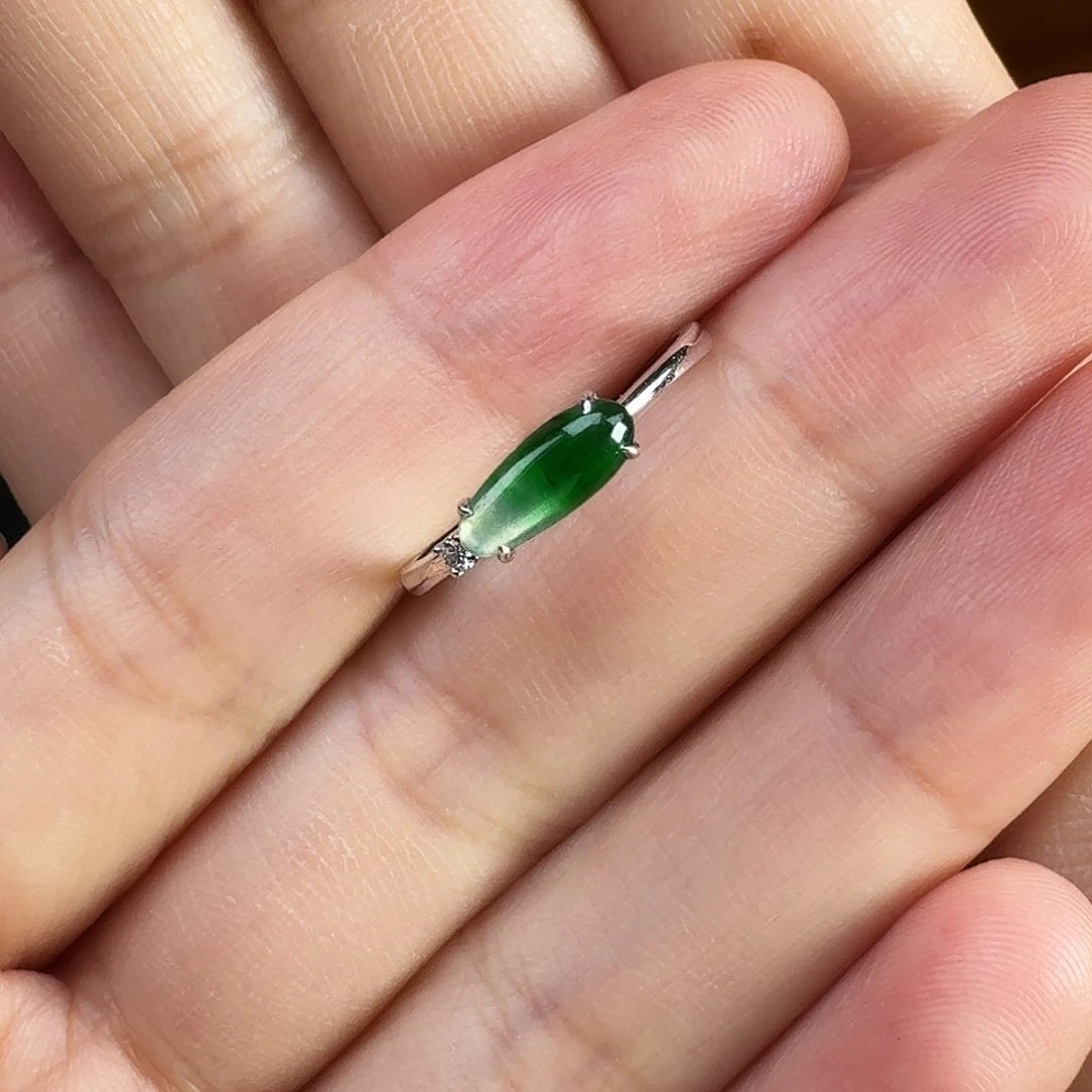 翡翠18K金镶嵌颈饰十*戒指