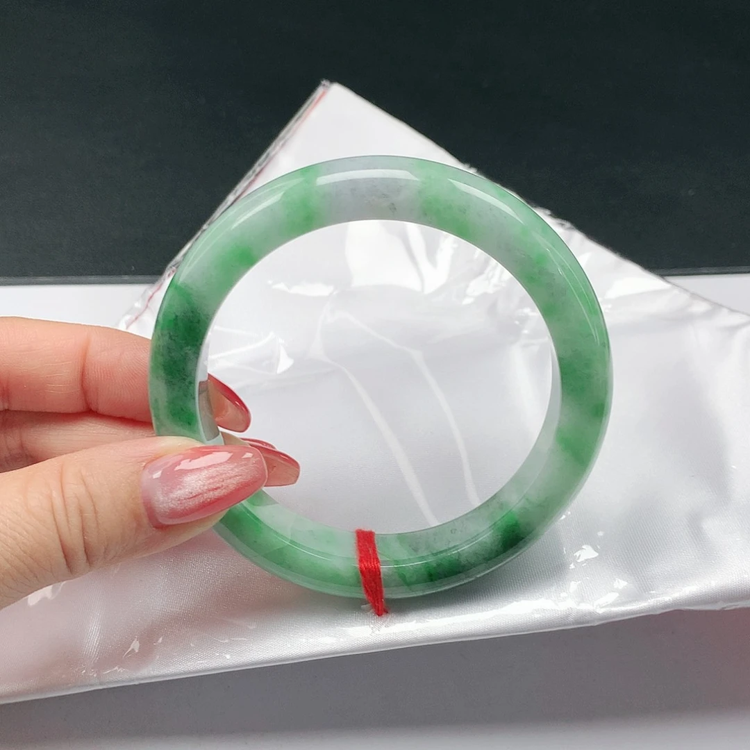 翡翠手镯未镶嵌翡翠680