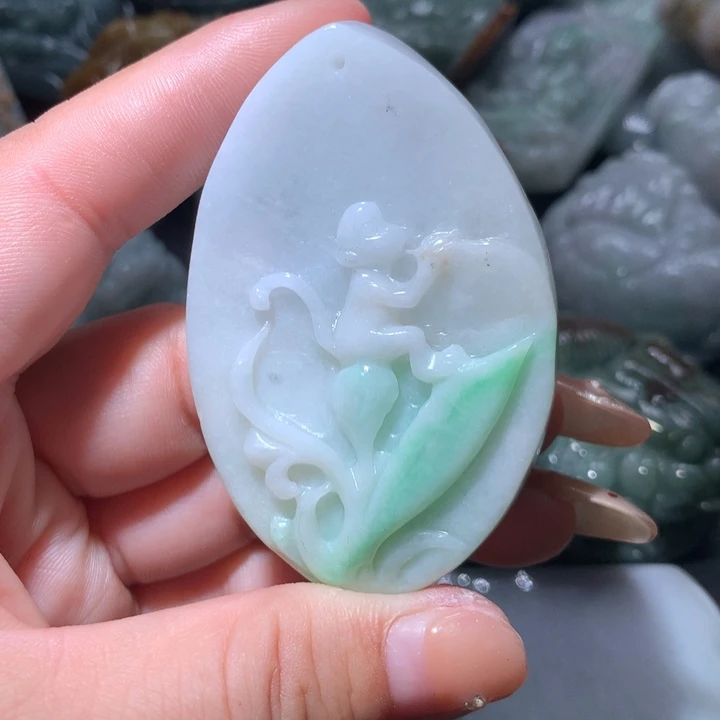 翡翠未镶嵌颈饰保真天然A货翡翠