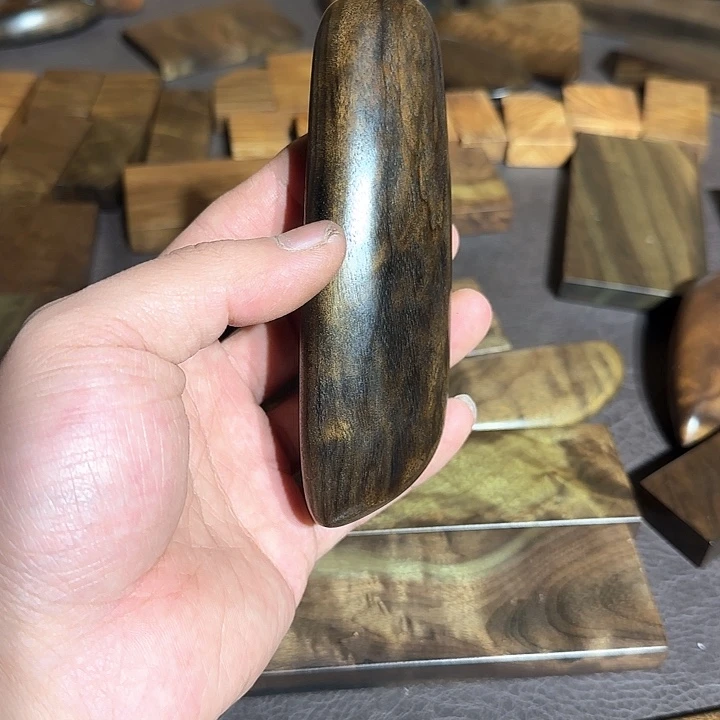 尼***。阴沉木直播间一物一拍截图