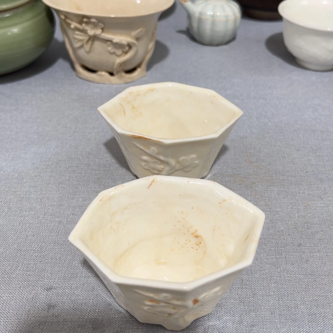 放***哥摆件德化窑白瓷梅花杯