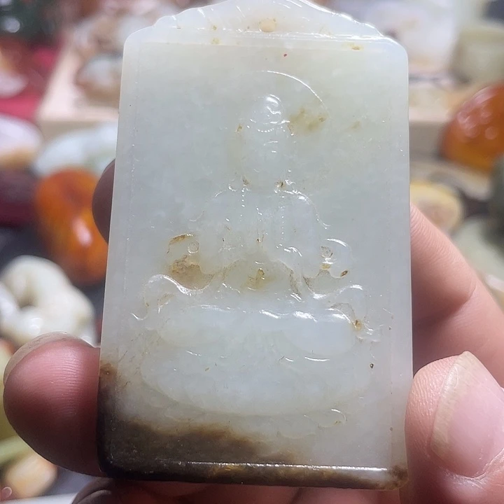颈饰未镶嵌和田玉(糖玉)