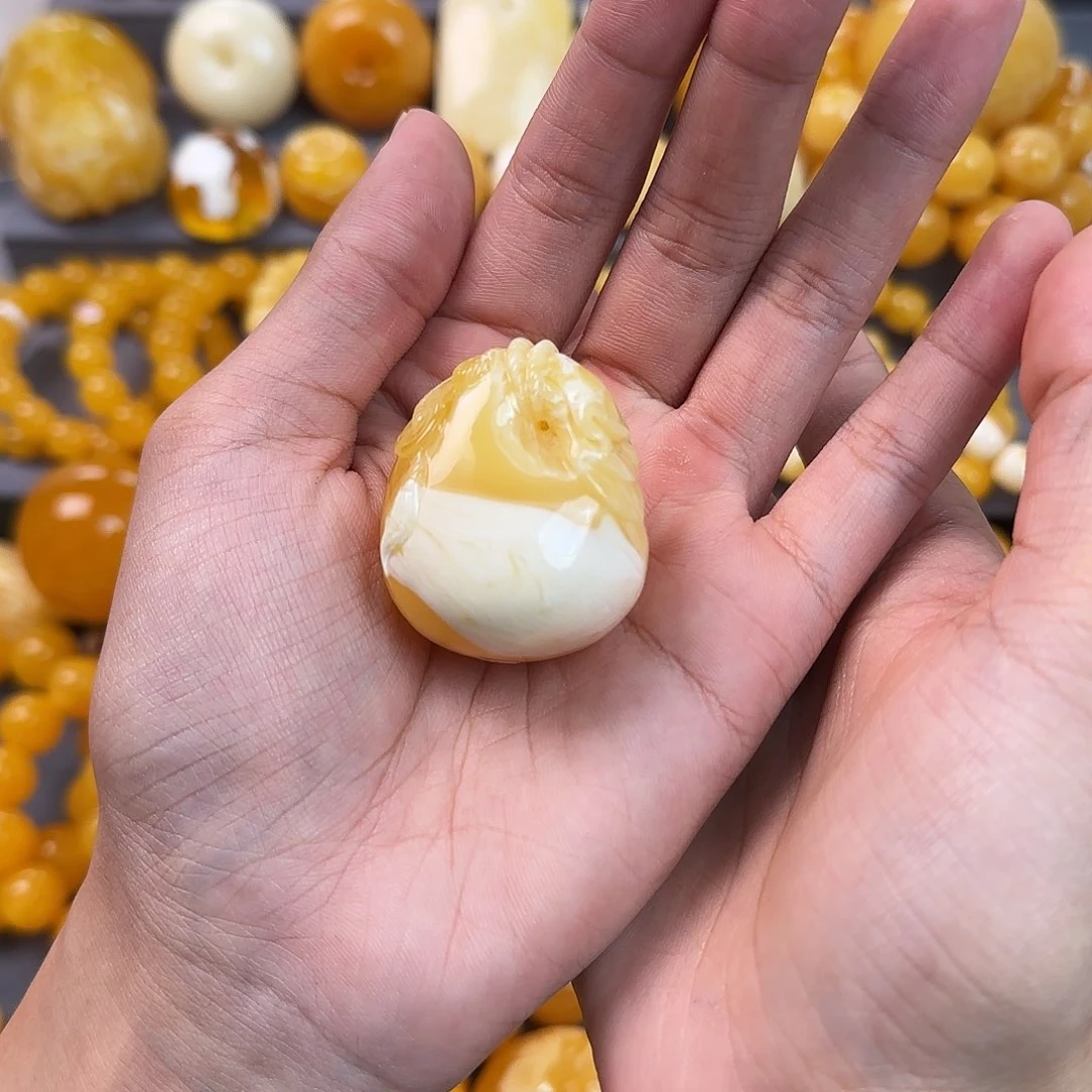 未镶嵌琥珀珠宝奇石