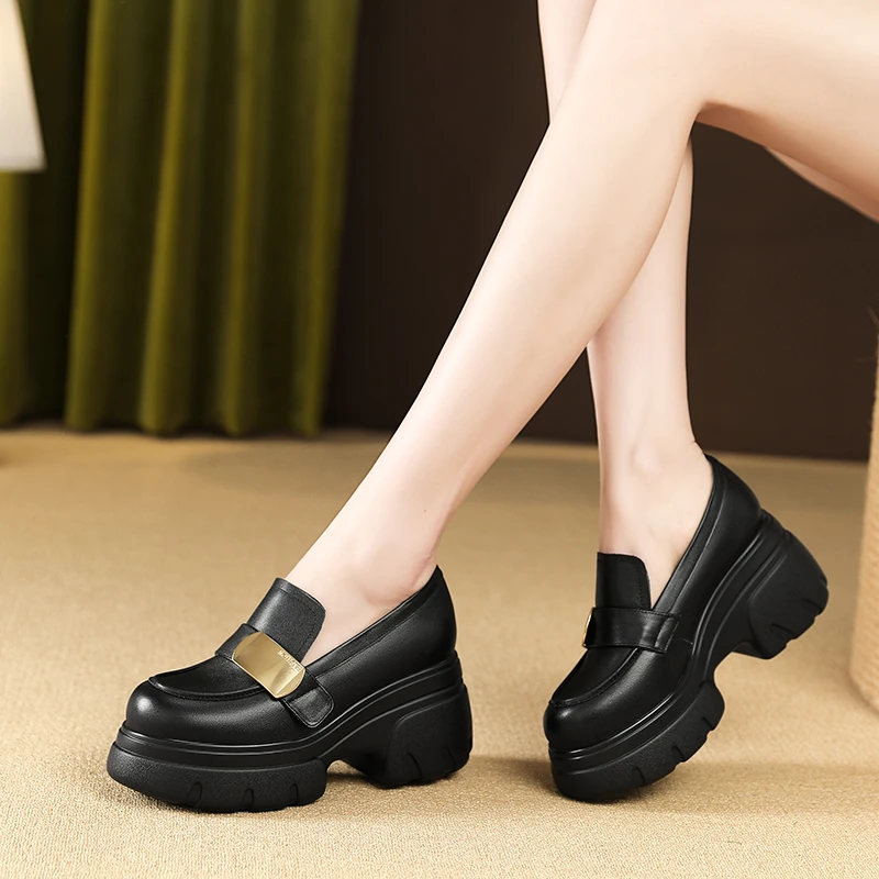 8.5cm小个子松糕厚底鞋百搭圆头休闲秋冬时尚乐福鞋黑色高跟鞋