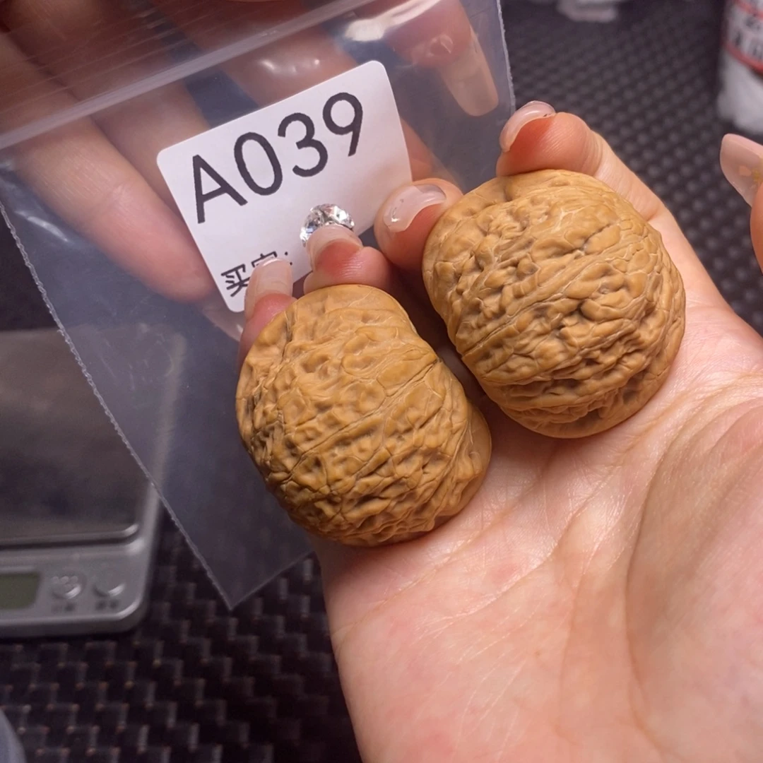 文玩核桃吊坠铁锤42全品