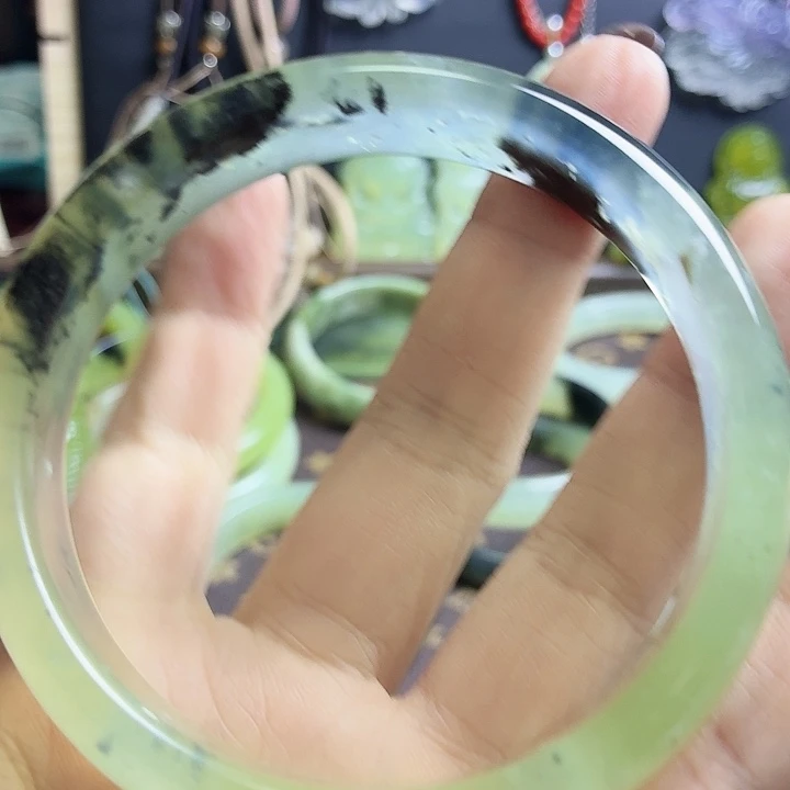 沽***酒蛇纹石玉未镶嵌手链