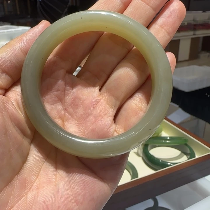 未镶嵌手镯和田玉616