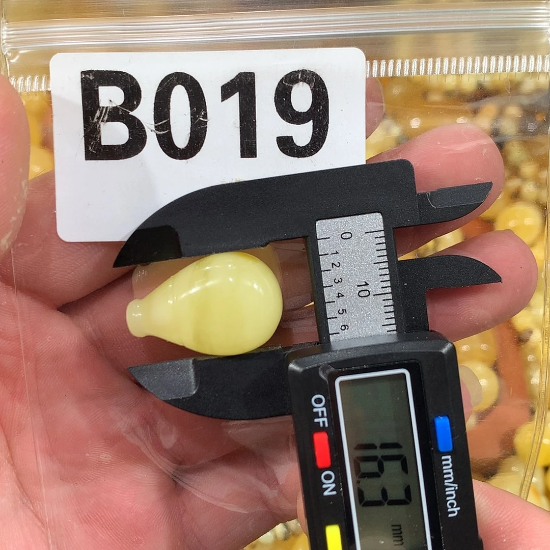 未镶嵌琥珀珠宝奇石