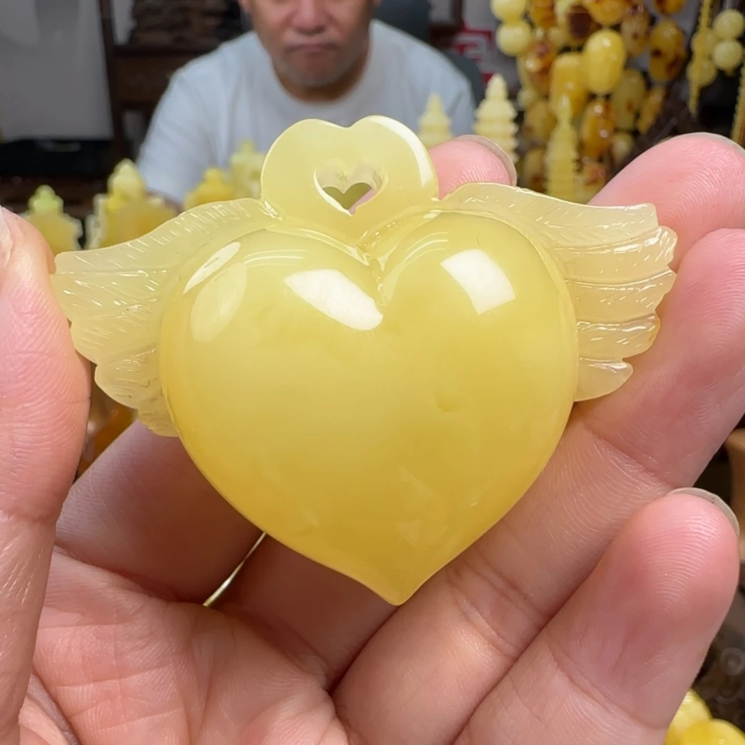 蜜蜡未镶嵌珠宝奇石