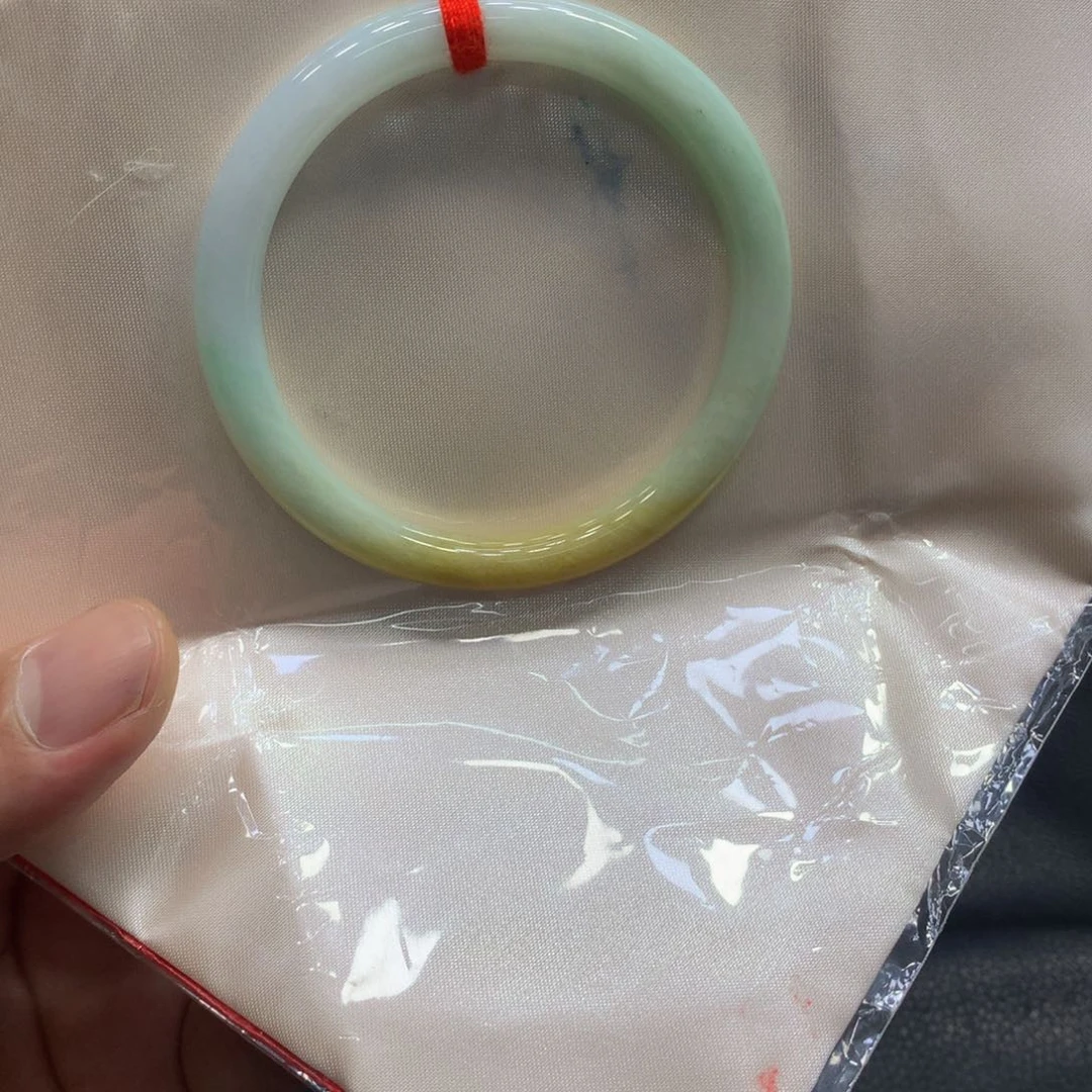 翡翠手镯未镶嵌翡翠手镯