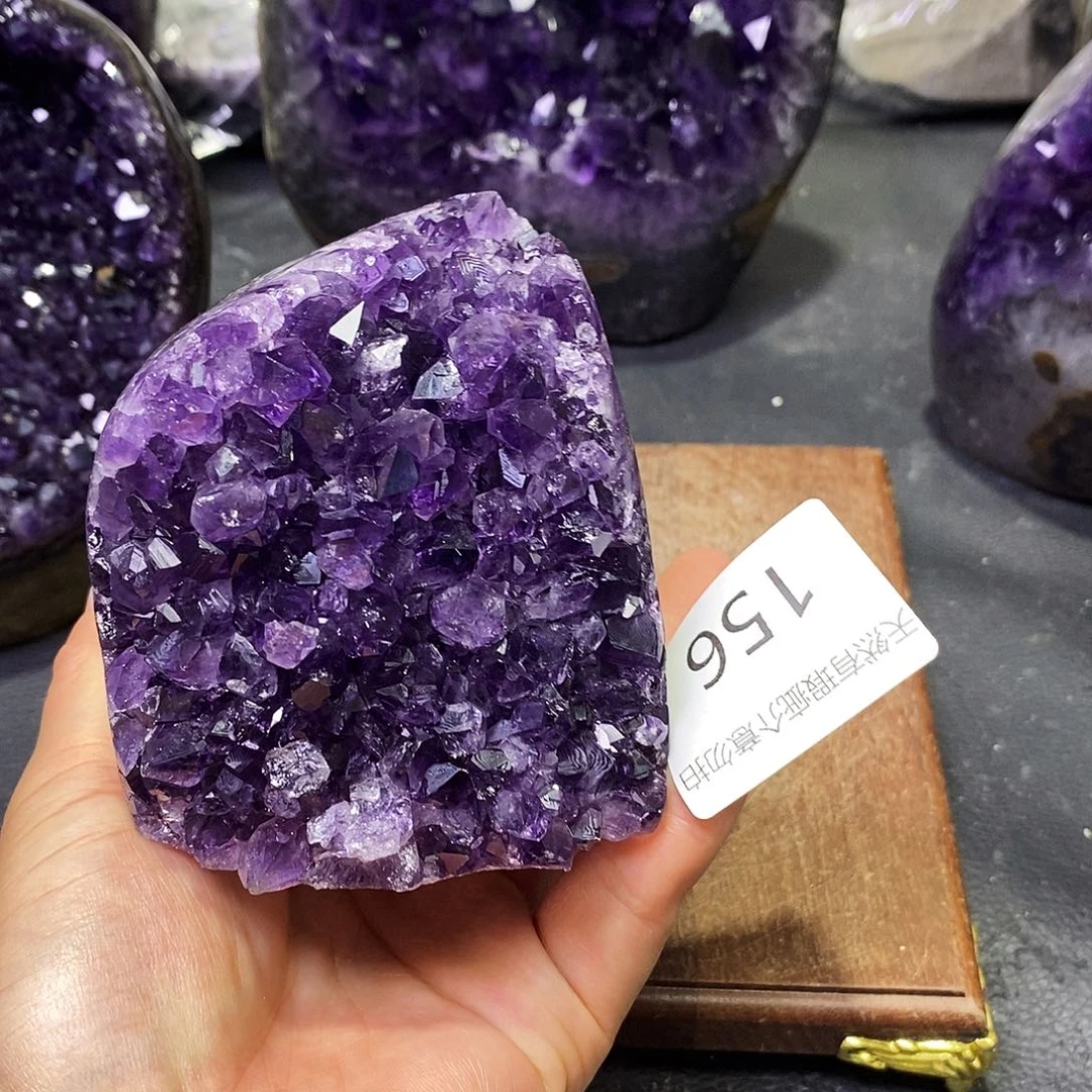 未镶嵌水晶大型摆件（非配饰）