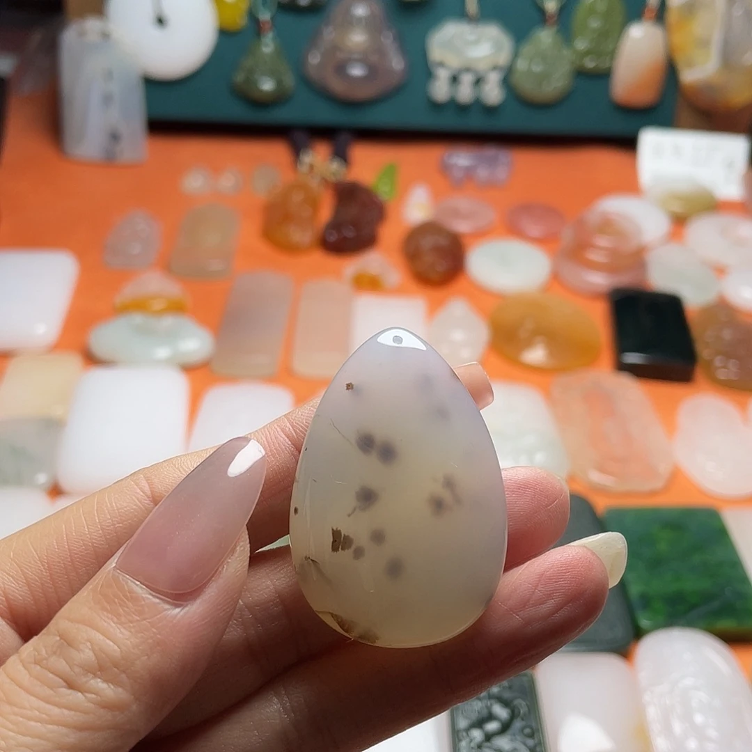 玛瑙/玉髓未镶嵌颈饰