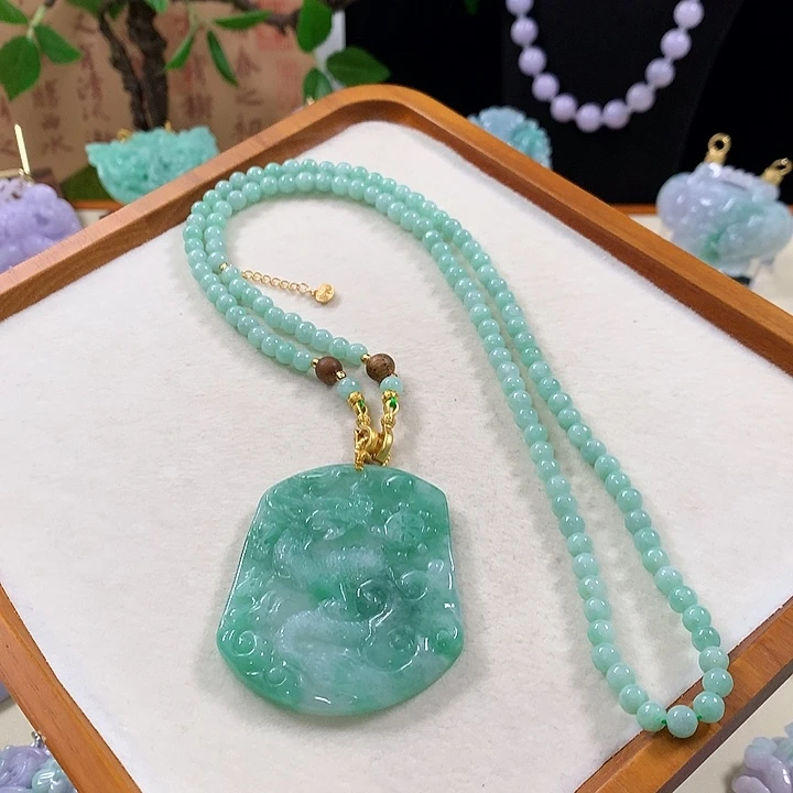 翡翠未镶嵌颈饰翡翠吊坠