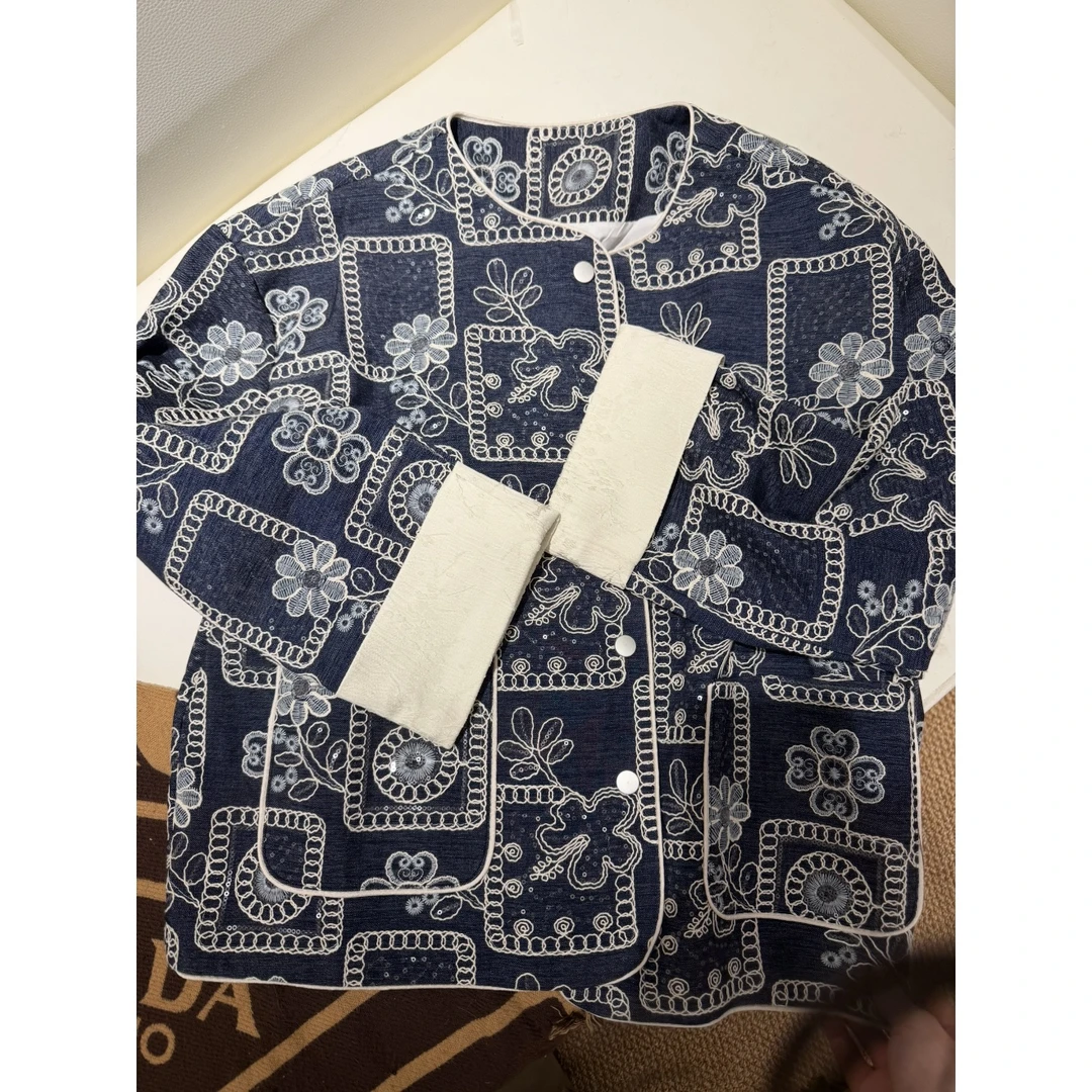 奔波儿灞 青花瓷小香风刺绣重工高品质外套