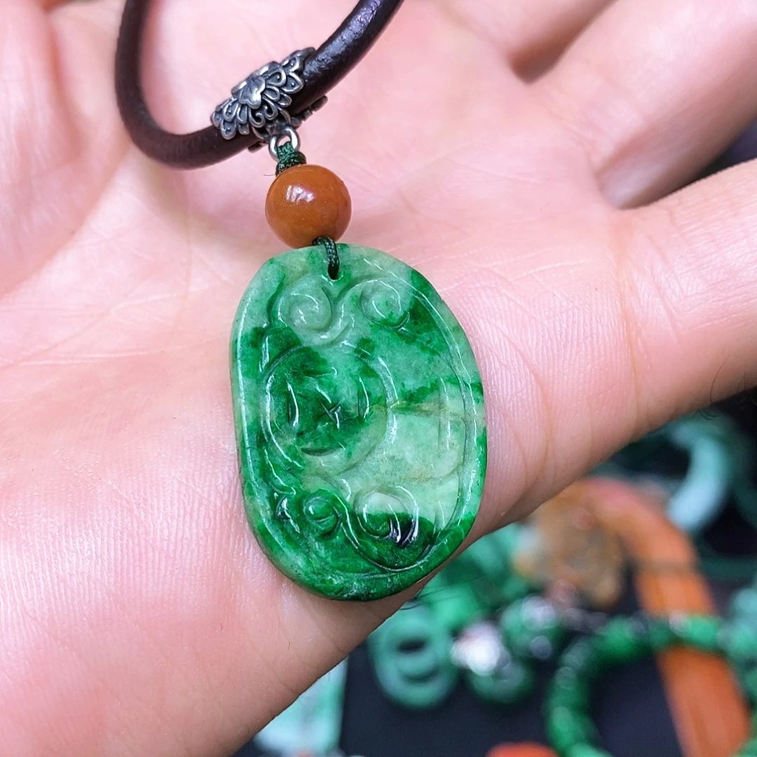 颈饰银S925镶嵌翡翠漂亮美眉