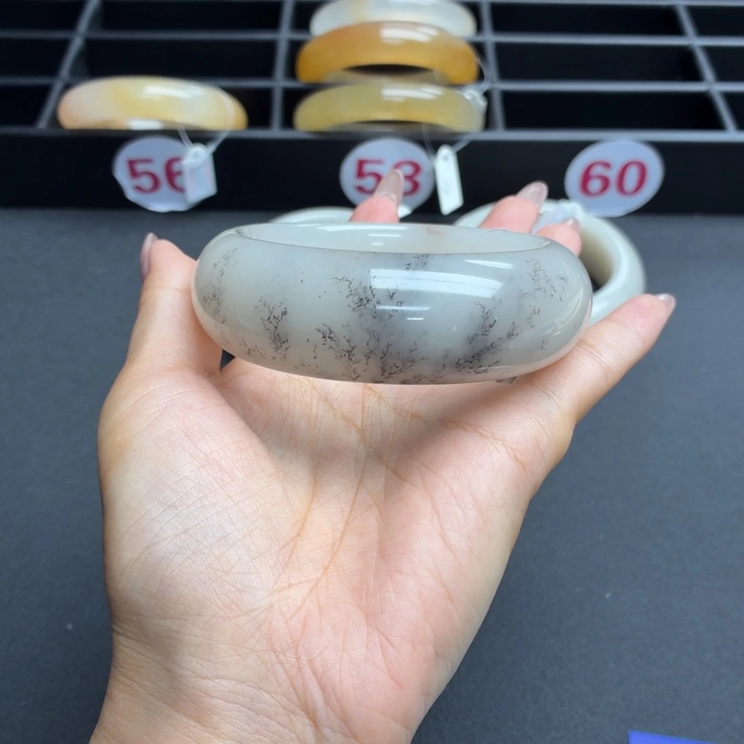 A***&未镶嵌手镯石英质玉