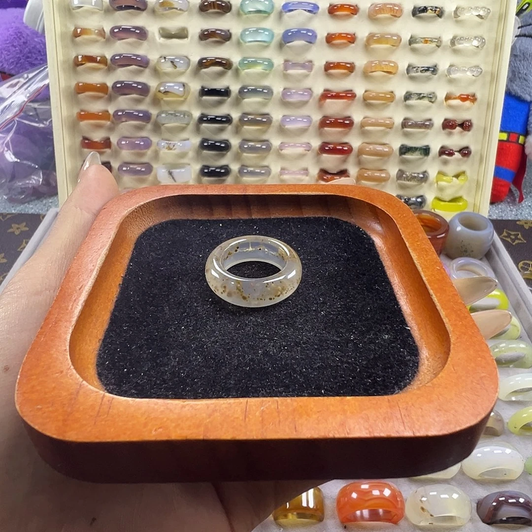 杨***意玛瑙/玉髓未镶嵌戒指A28不退换17.9港17