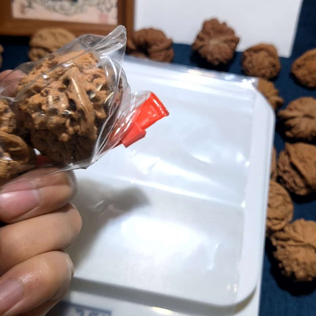 厚****物文玩核桃 将军膀37尺