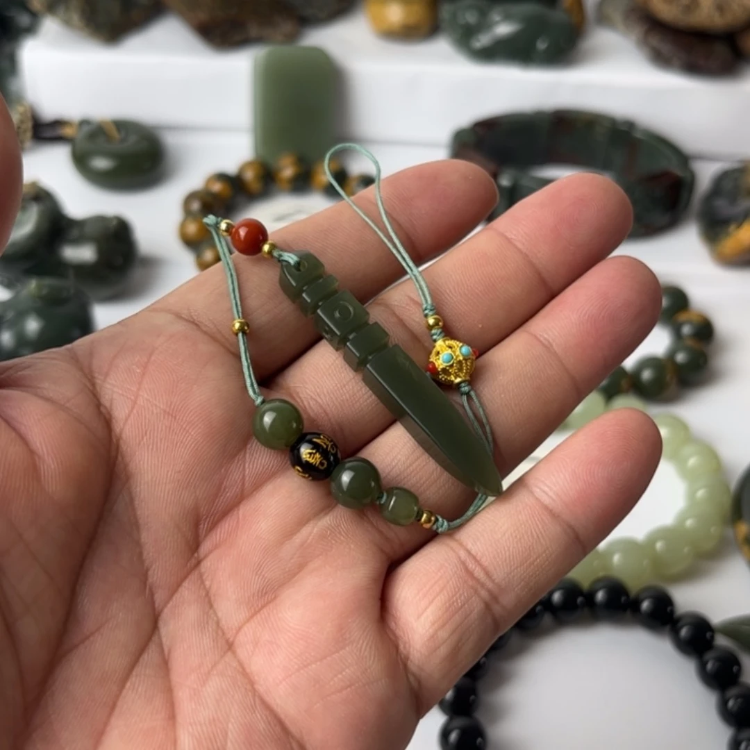 【闪购商品】透闪石质玉未镶嵌挂件玉**生