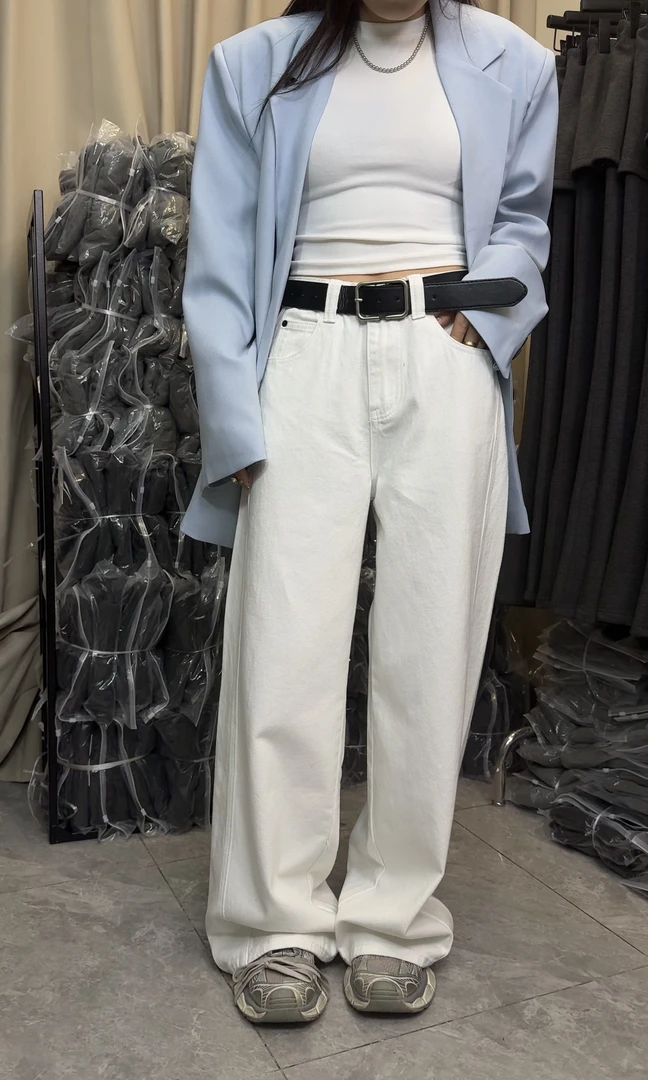 熊小姐家2025早春新款白色牛仔裤女显瘦直筒拖地裤简约女士休闲裤