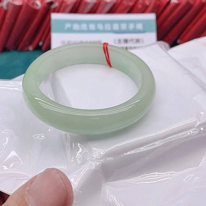 翡翠手镯未镶嵌贝*兔A07777777